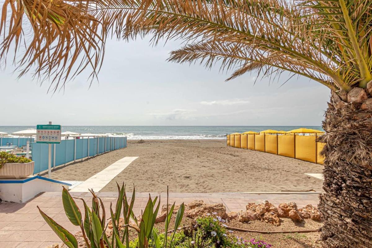 797 Holiday Rentals- Duplex Para 7 En La Carihuela A 1 Min De La Playa Torremolinos Exteriör bild