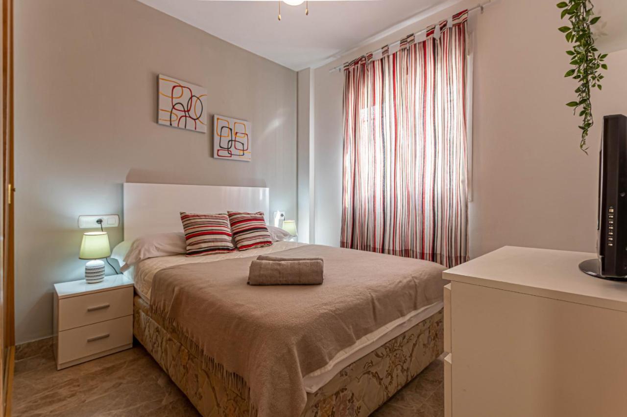 797 Holiday Rentals- Duplex Para 7 En La Carihuela A 1 Min De La Playa Torremolinos Exteriör bild
