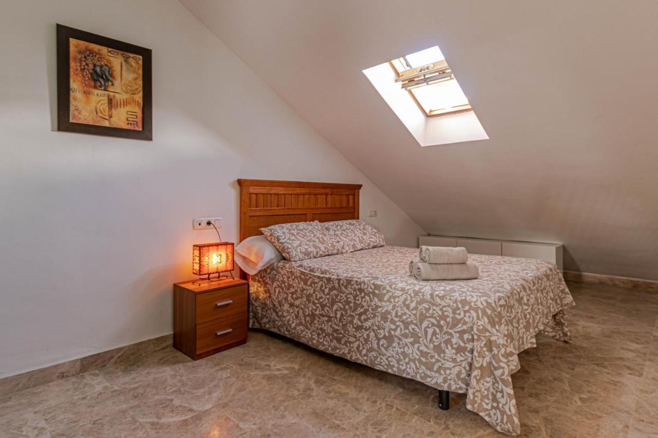 797 Holiday Rentals- Duplex Para 7 En La Carihuela A 1 Min De La Playa Torremolinos Exteriör bild