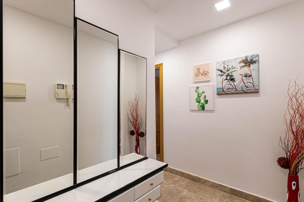 797 Holiday Rentals- Duplex Para 7 En La Carihuela A 1 Min De La Playa Torremolinos Exteriör bild