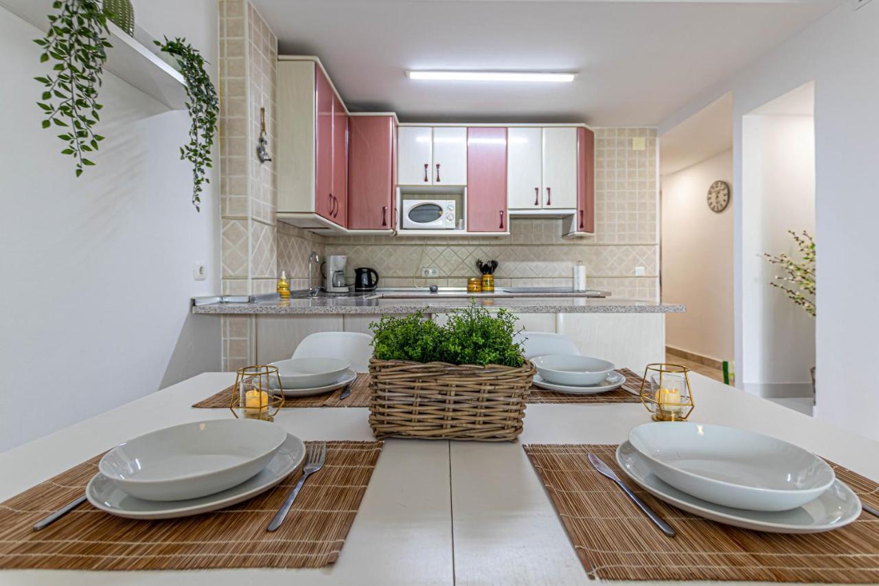 797 Holiday Rentals- Duplex Para 7 En La Carihuela A 1 Min De La Playa Torremolinos Exteriör bild